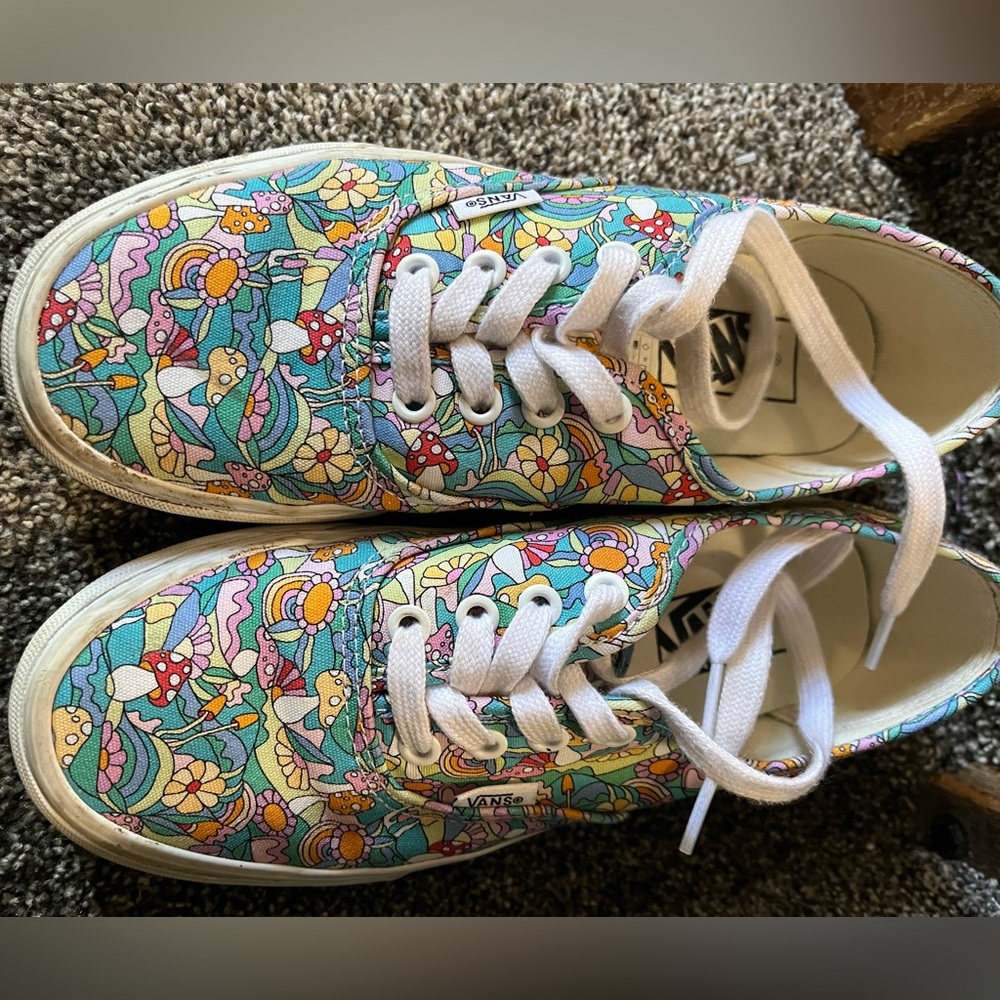 Vans mushroom print shoes women’s 7